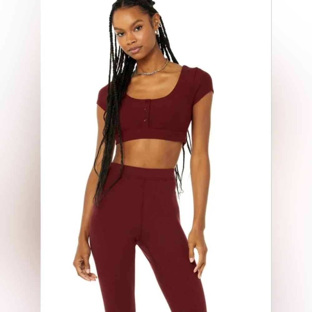 ALO Yoga Women's Red Ribbed Leggings And Henley Top Set Medium